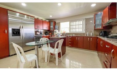 Venta de Casa en El Poblado Loma del Tesoro