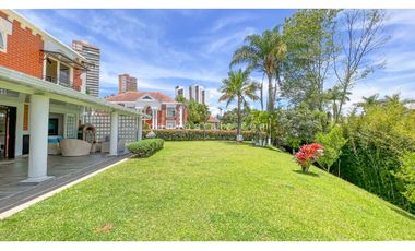 Venta de Casa en El Poblado Loma del Tesoro