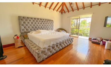 Venta de Casa en El Poblado Loma del Tesoro