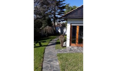 Chalet 4amb + parque c/ pileta + departamento/ Zona Caisamar