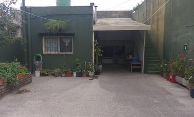 GRAN CASA TRES AMBIENTES CON QUINCHO