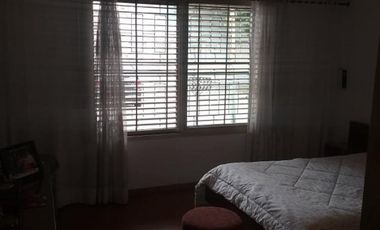 GRAN CASA TRES AMBIENTES CON QUINCHO