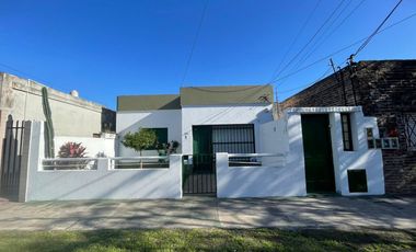 Lote con construcción para demoler 8,66 X 28,80.