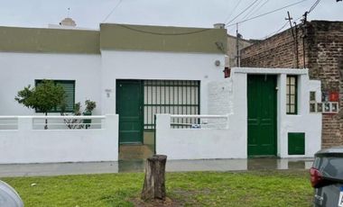 Lote con construcción para demoler 8,66 X 28,80.