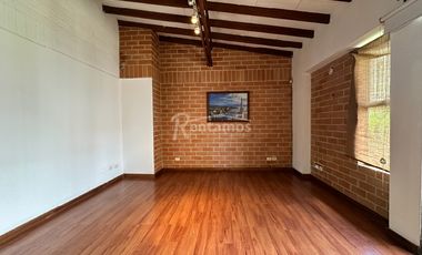 casa en arriendo en la doctora. Cod A777069