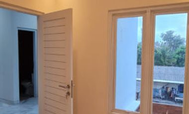 RUMAH SEMI VILLA SIAP HUNI DI BALI, 3 MENIT KE KAMPUS UDAYANA DI JIMBARAN