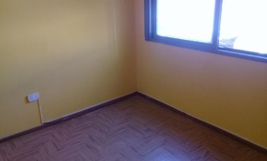 MUY BUEN DUPLEX, 3DORM. E/AUTO, PATIO Y TERRAZA