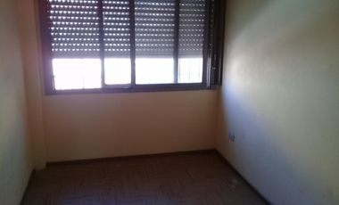 MUY BUEN DUPLEX, 3DORM. E/AUTO, PATIO Y TERRAZA