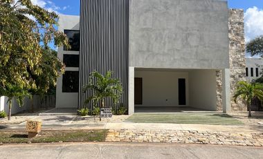 A estrenar hermosa Residencia en Privada Yucatán Country Club