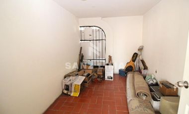 BLDV. LOPEZ MATEOS PTE.:  EXCELENTE UBICACION DE EDIFICIO, PARA USO COMERCIAL.