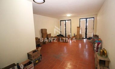 BLDV. LOPEZ MATEOS PTE.:  EXCELENTE UBICACION DE EDIFICIO, PARA USO COMERCIAL.