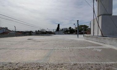 CASA AMERICANA DE 4 AMBIENTES SOBRE LOTE DE 220m2 EN FORTUNATO DE LA PLAZA