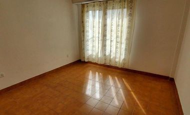 CASA AMERICANA DE 4 AMBIENTES SOBRE LOTE DE 220m2 EN FORTUNATO DE LA PLAZA