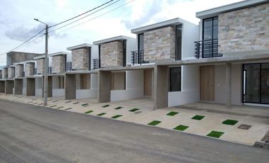 casa en venta en c.c reservas del resumen. Cod V2173