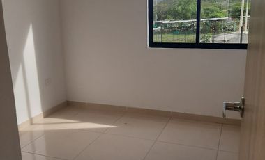 casa en venta en c.c reservas del resumen. Cod V2173