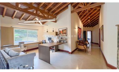 Casa en Parcelación Envigado Loma del Escobero