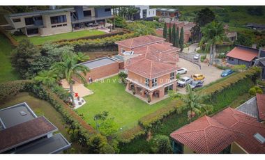 Casa en Parcelación Envigado Loma del Escobero