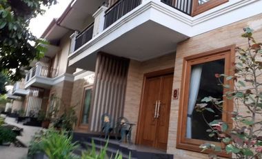 For Rent Nice Green Environment Townhouse at Lebak Bulus