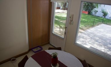 Casa 3 dormitorios, garaje quincho. Excelente ubicación