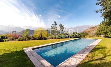 Casa en arriendo de 5 dorm. en Lo Barnechea