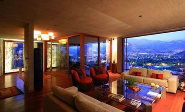 Casa en arriendo de 5 dorm. en Lo Barnechea