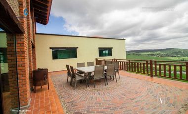 HERMOSA CABAÑA EN LA SIERRA EN VENTA