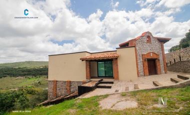 HERMOSA CABAÑA EN LA SIERRA EN VENTA