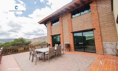 HERMOSA CABAÑA EN LA SIERRA EN VENTA