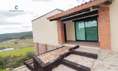 HERMOSA CABAÑA EN LA SIERRA EN VENTA