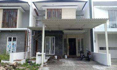 Rumah baru furnish berkelas di Greenwich royal Resident Surabaya