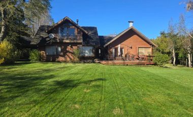 VENTA DE CASA EN CONDOMINIO CON VISTA AL LAGO 5D 3B PUCON