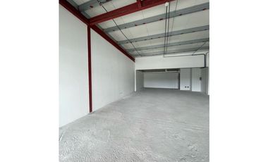Condado Del Rey/Local $2,329/Alquiler