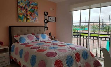 Venta de hermosa casa 4 Dormitorios en etapa Floreana  - Casalaguna/km 12 av. León Febres Cordero.