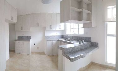 Venta de hermosa casa 4 Dormitorios en etapa Floreana  - Casalaguna/km 12 av. León Febres Cordero.