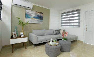 Venta de hermosa casa 4 Dormitorios en etapa Floreana  - Casalaguna/km 12 av. León Febres Cordero.