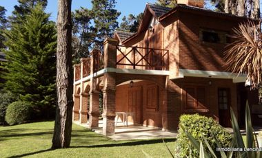 Seis cabañas, chalet y casa de caseros en Costa del Este, partido de La Costa, excelente rentabilidad