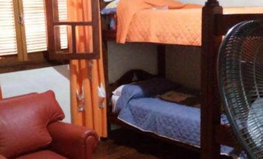 Seis cabañas, chalet y casa de caseros en Costa del Este, partido de La Costa, excelente rentabilidad