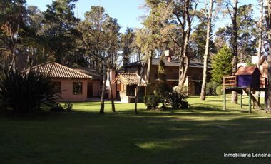 Seis cabañas, chalet y casa de caseros en Costa del Este, partido de La Costa, excelente rentabilidad