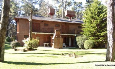 Seis cabañas, chalet y casa de caseros en Costa del Este, partido de La Costa, excelente rentabilidad