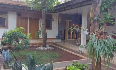 Dijual Rumah Asri dan nyaman Taman Cipulir Estate, Ciledug-Tangerang(depan kampus Budi Luhur) Lokasi Strategis Murah
