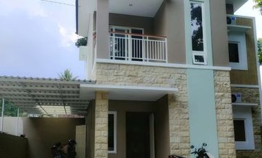 Rumah 2 lantai Full Furnised dekat RS Graha Medika jakal km 12 Ngaglik Sleman Yogyakarta