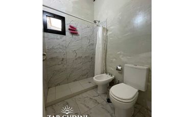 VENTA COSTA ESMERALDA CASA CON PISCINA 4 AMBIENTES