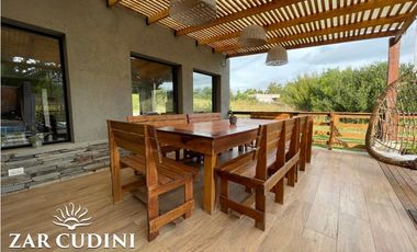 VENTA COSTA ESMERALDA CASA CON PISCINA 4 AMBIENTES