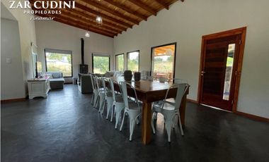 VENTA COSTA ESMERALDA CASA CON PISCINA 4 AMBIENTES