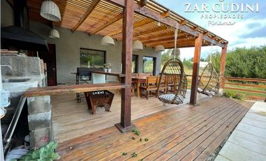 VENTA COSTA ESMERALDA CASA CON PISCINA 4 AMBIENTES