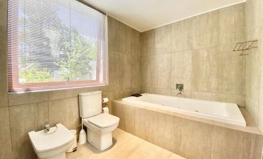 CASA  EN VENTA SAN DAMIAN/ CHARLES HAMILTON / ESTORIL
