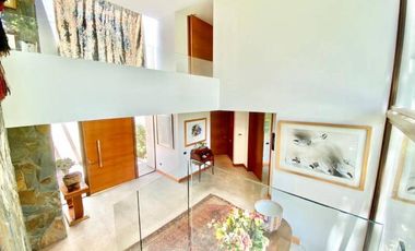 CASA  EN VENTA SAN DAMIAN/ CHARLES HAMILTON / ESTORIL