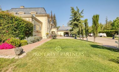 Estilo francés contemporáneo en Las Brisas de Chicureo