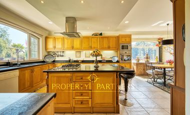 Estilo francés contemporáneo en Las Brisas de Chicureo