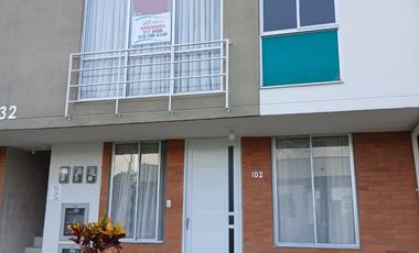 apartamento en arriendo en condina. Cod A7344196
